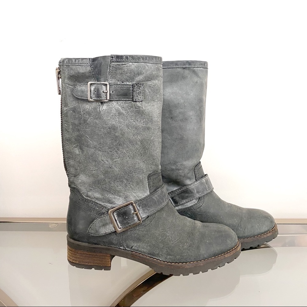 Steve Madden Rare Buckette Boots